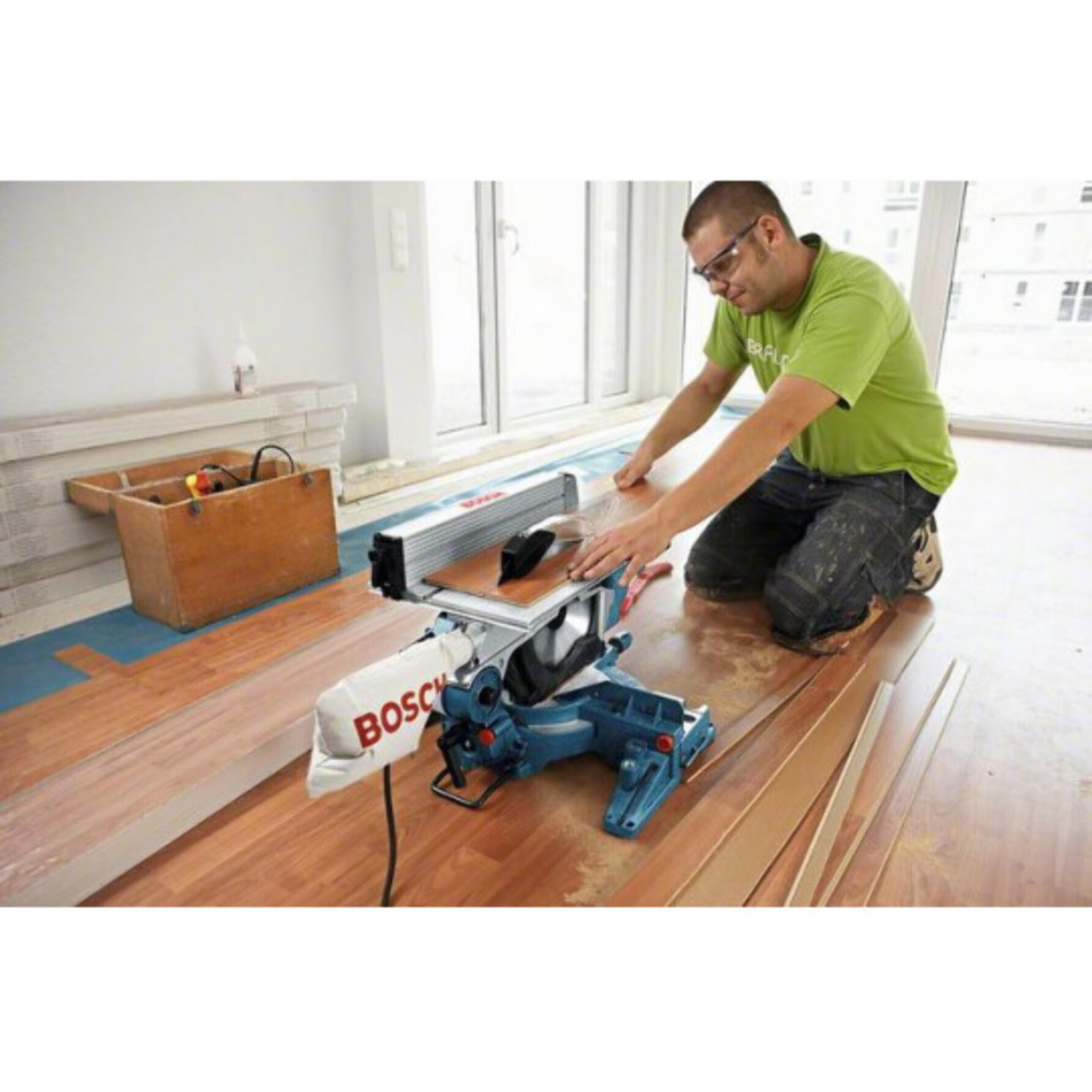 Scie à onglets à table supérieure GTM 12 JL 1800W 305MM - BOSCH - 0601B15001