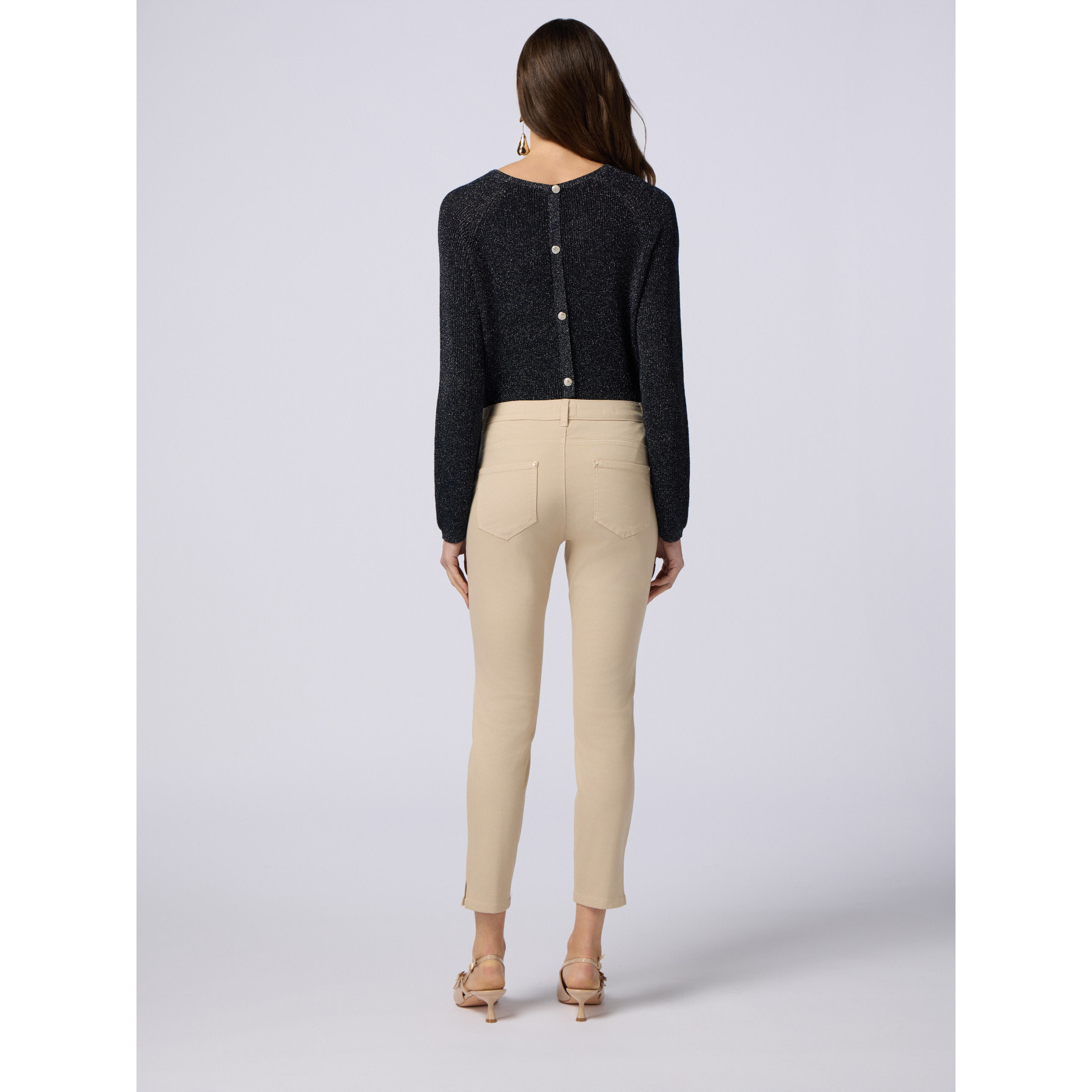 Oltre - Pantaloni skinny in cotone e tencel con bottone gioiello - Beige