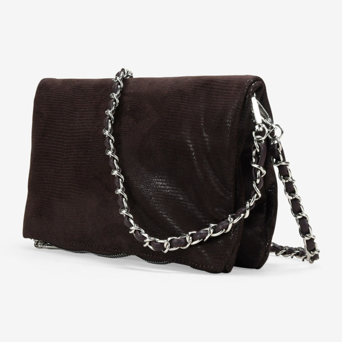 Bolso con solapa marrón y asas de cadena