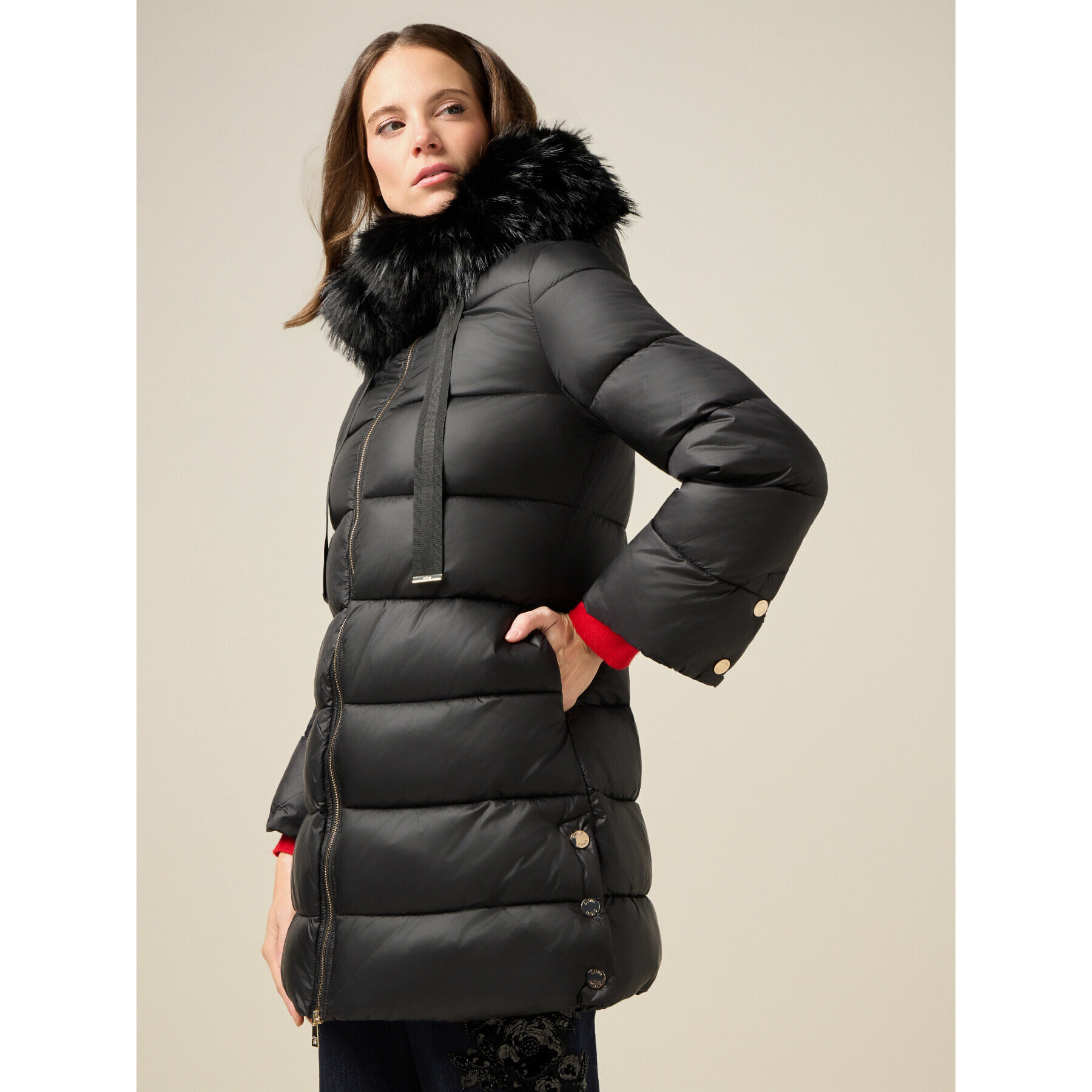 Oltre - Plumífero midi con capucha y borde peludo - Negro