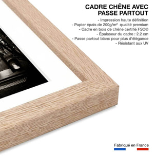 Affiche paris metro abbesses par hugonnard Affiche + cadre en bois - Chêne