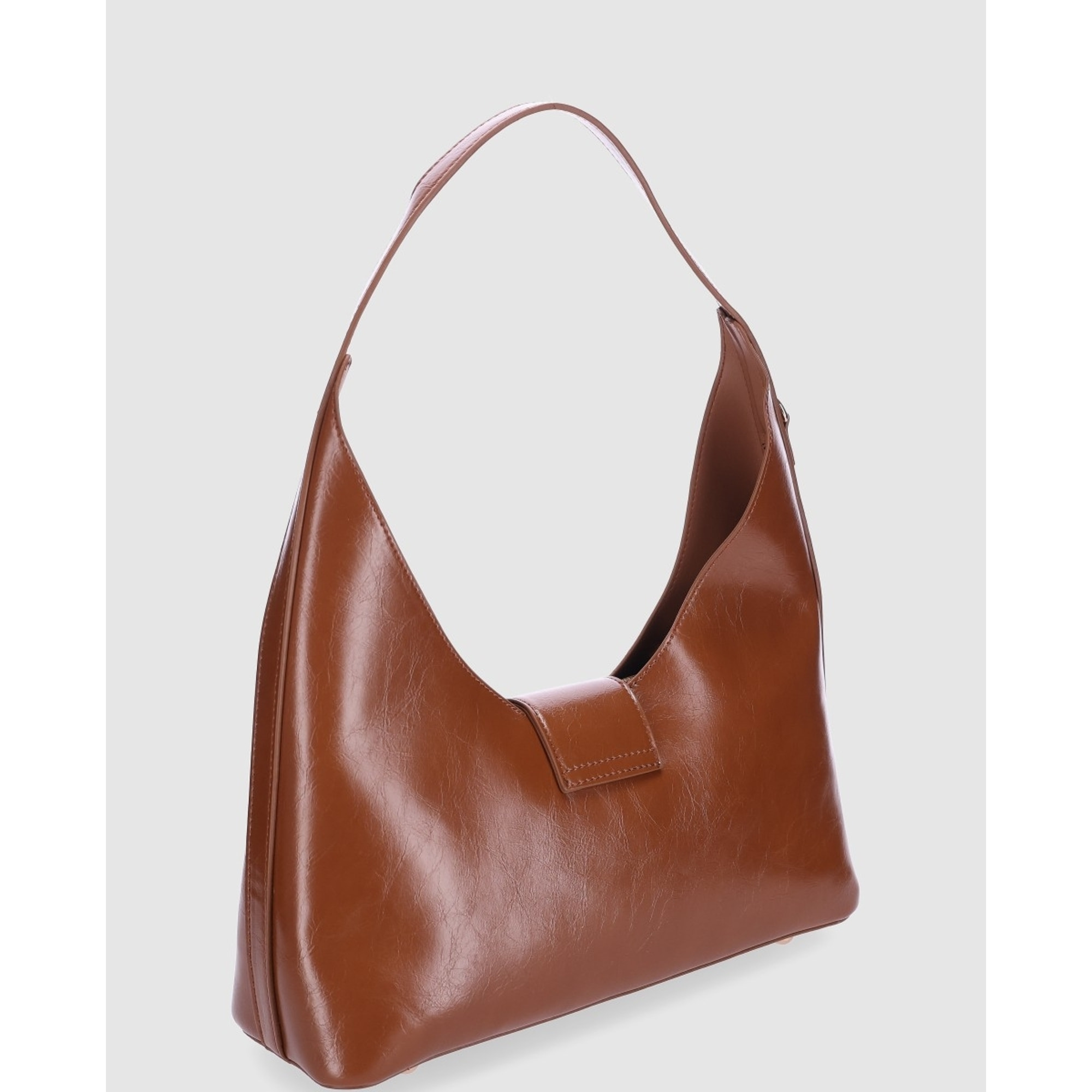 Bolso - Cuero - Medida: 34 cm x 30 cm x 10 cm