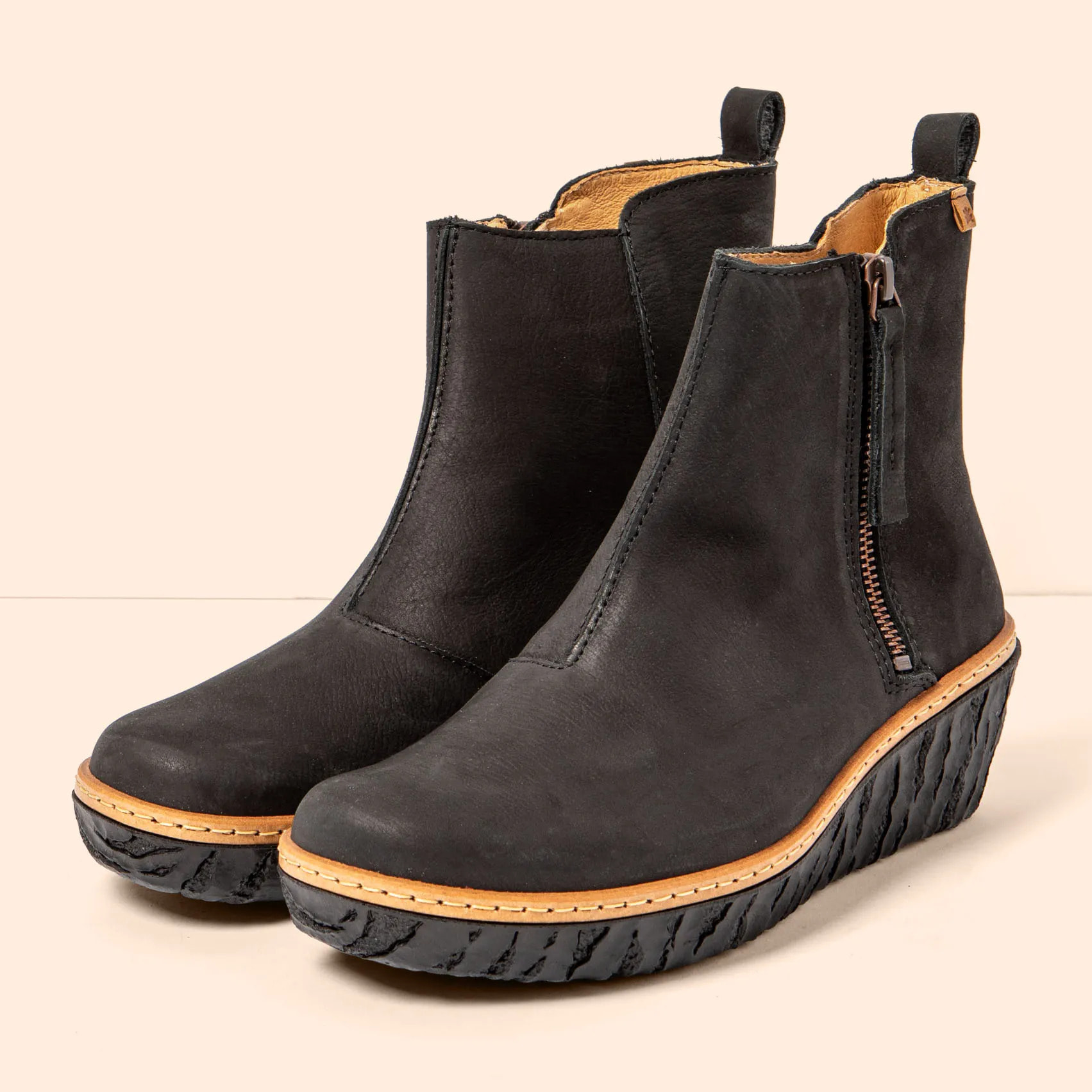 Botines N5167S PLEASANT BLACK / MYTH YGGDRASIL color Black