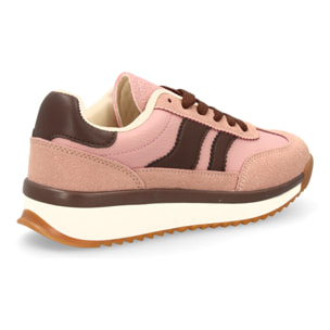 Zapatilla para mujer con suela dentada