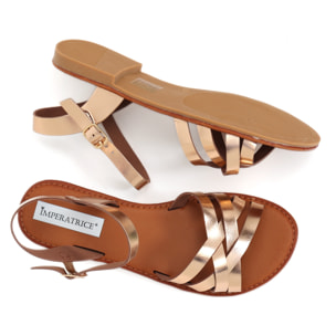 Sandali bassi in simil pelle con fasce incrociate