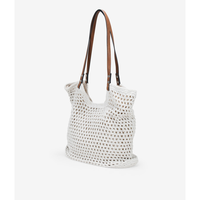 Bolso de hombro beige en crochet