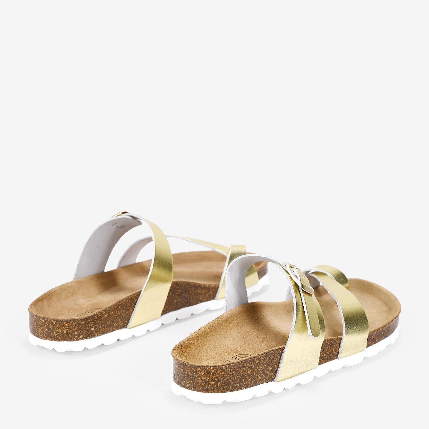 Sandalias planas de piel doradas con suela de corcho