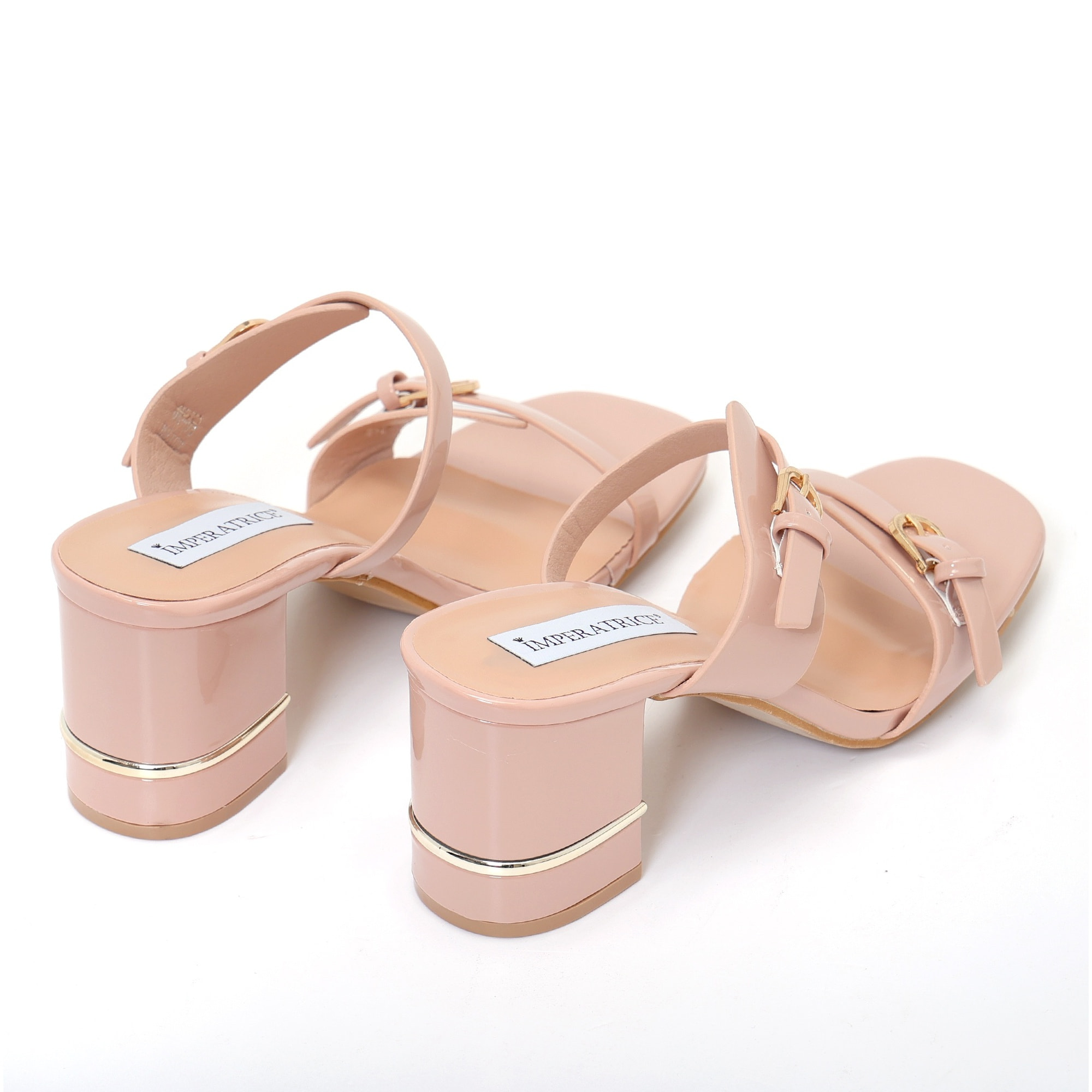 Sandali in simil pelle verniciata con fasce sottili e tacco comodo