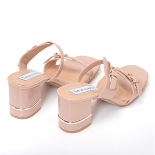 Sandali in simil pelle verniciata con fasce sottili e tacco comodo