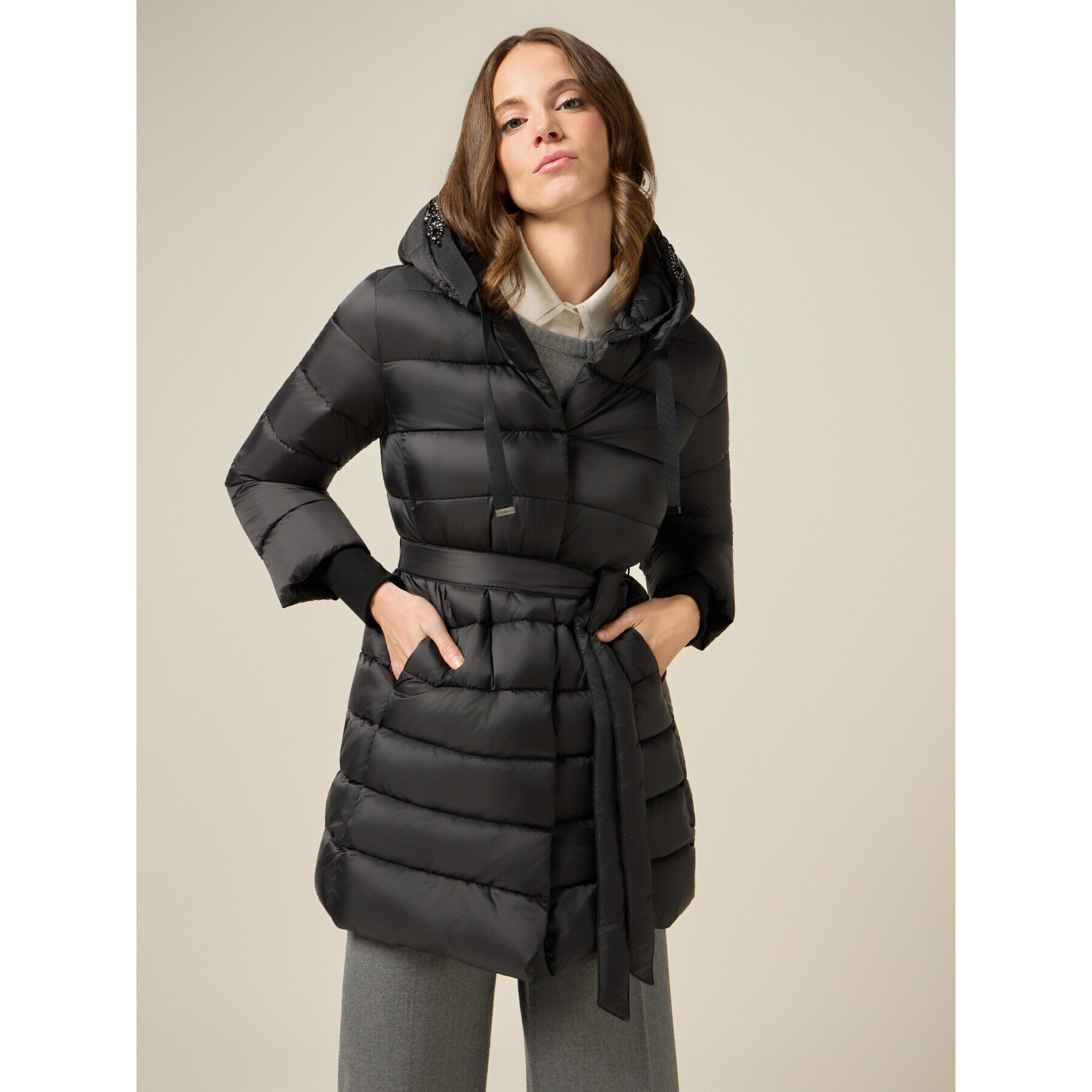 Oltre - Plumífero midi con perfiles joya - Negro