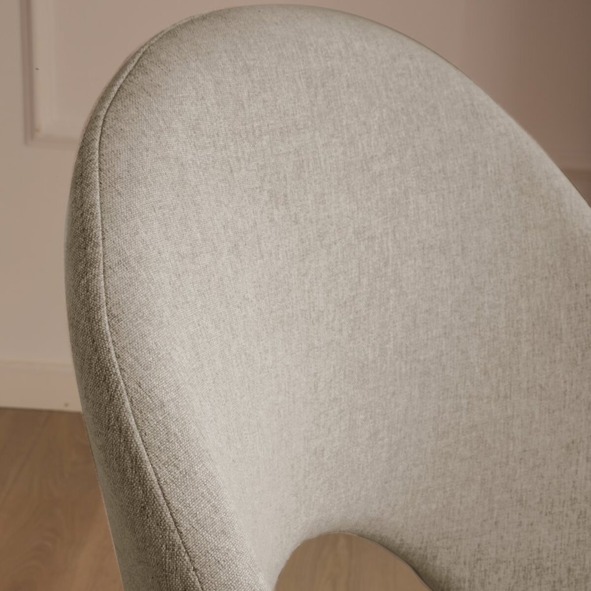 Chaise rembourrée Onna -tissu et bois-couleur beige 52 x 85 x 59 cm