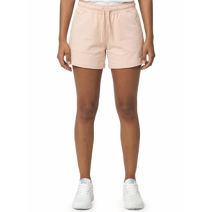 Mujer bajita nunca sin