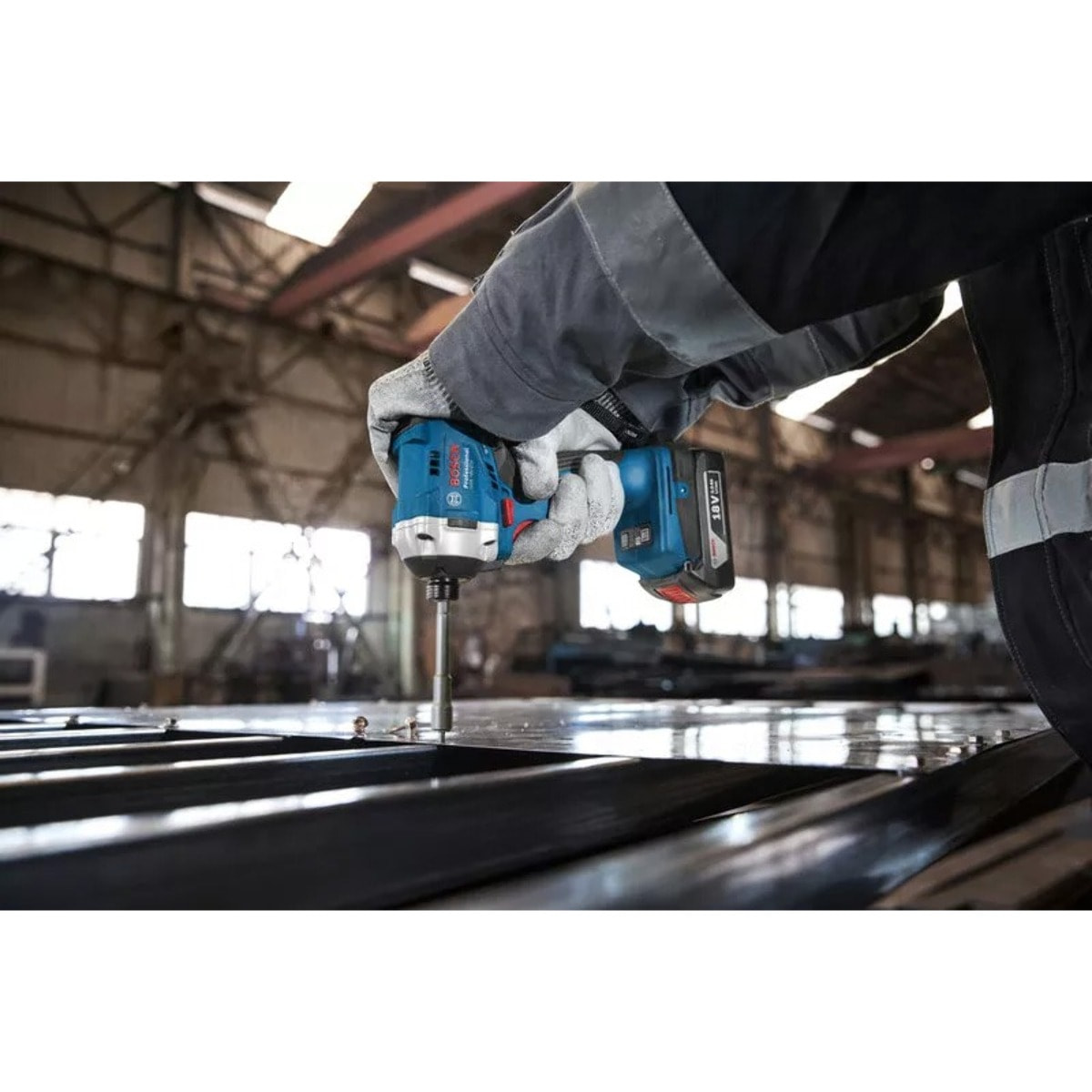 Visseuse à chocs sans fil GDR 18V-215 Professional - BOSCH -Sans batterie, ni chargeur - L-Boxx - 06019N2000