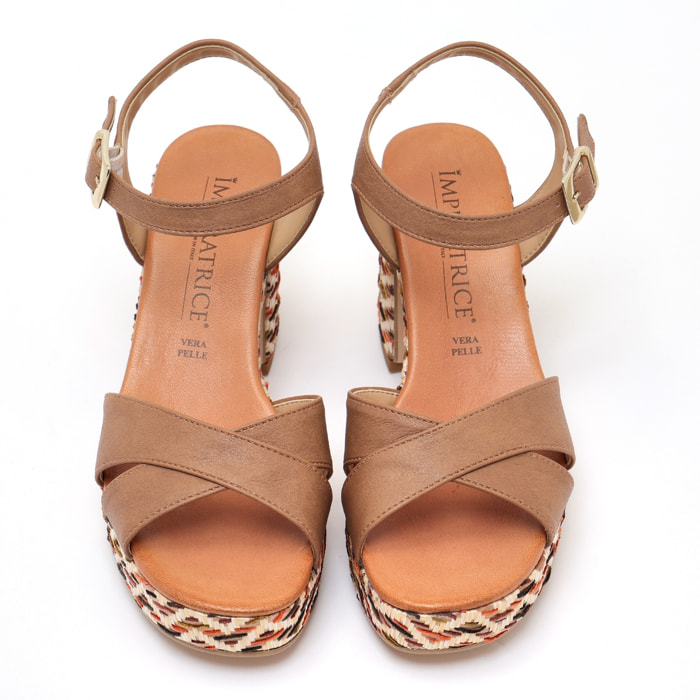 Sandali in simi pelle con tacco e plateaux multicolore