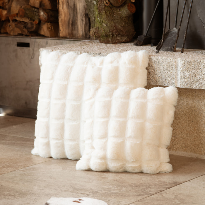 Housse de coussin imitation fourrure  - Effet 3D - Ecru
