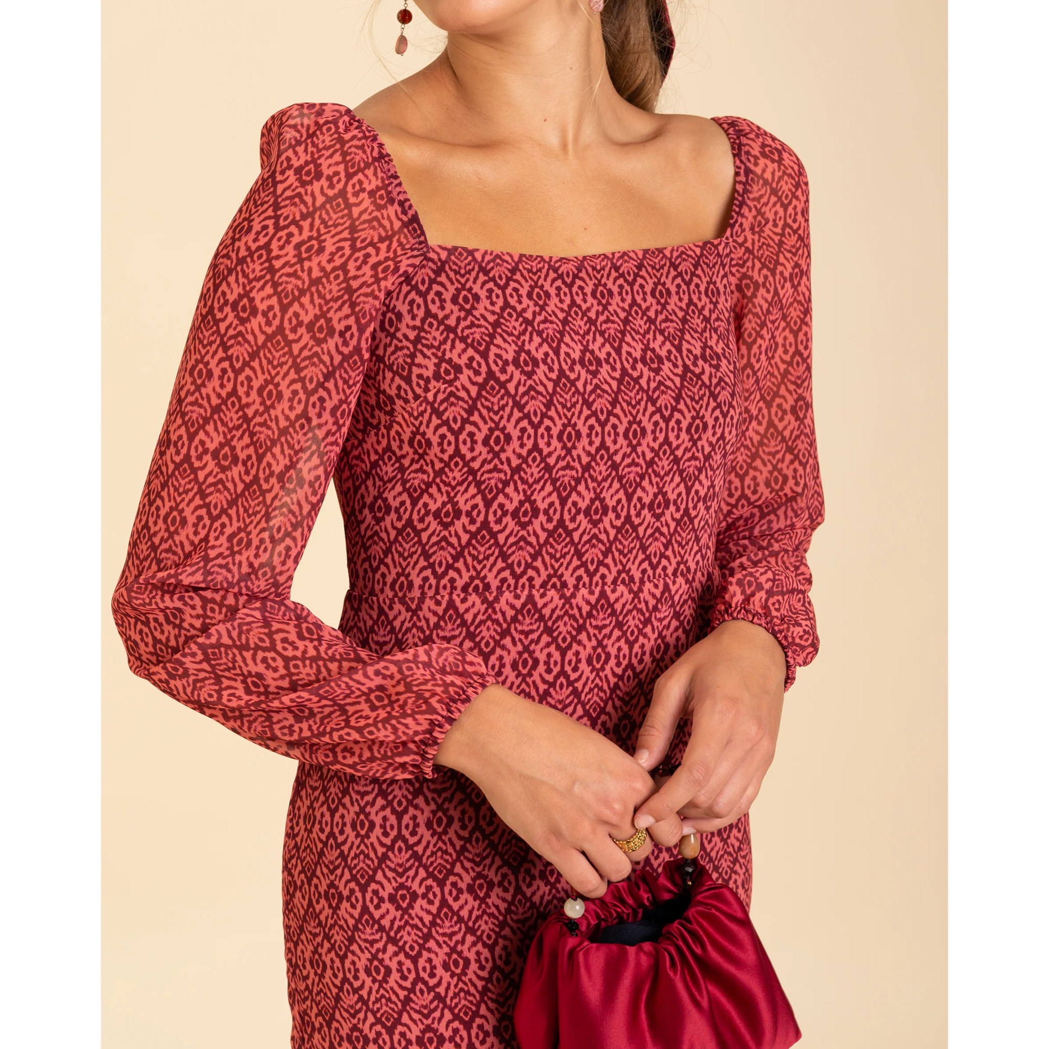 Vestido midi con manga larga