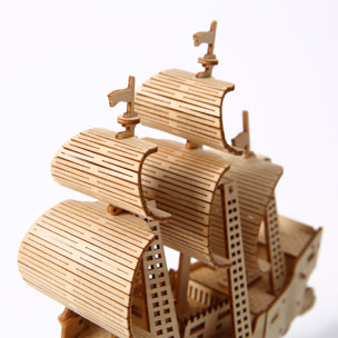 Maqueta de Madera 3D, diseño de Barco de vela con movimiento mecánico. 83 piezas.