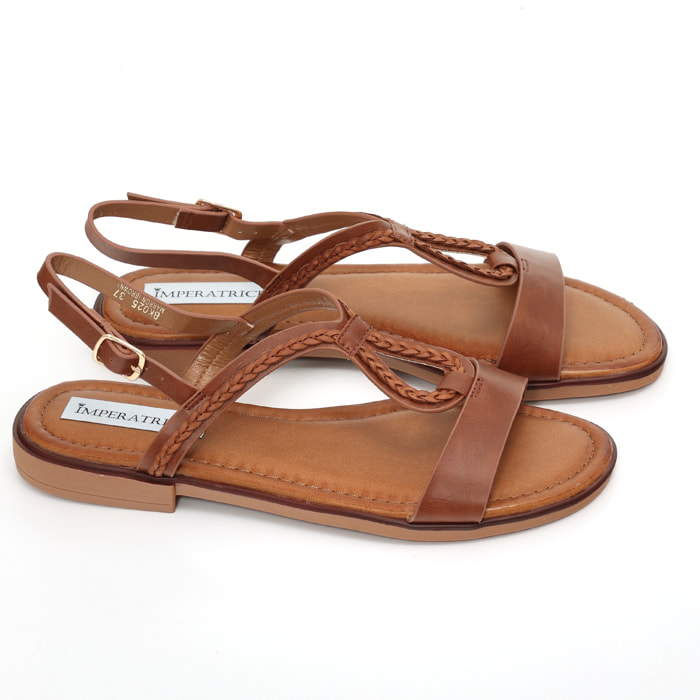 Sandali bassi in simil pelle con fasce intrecciate