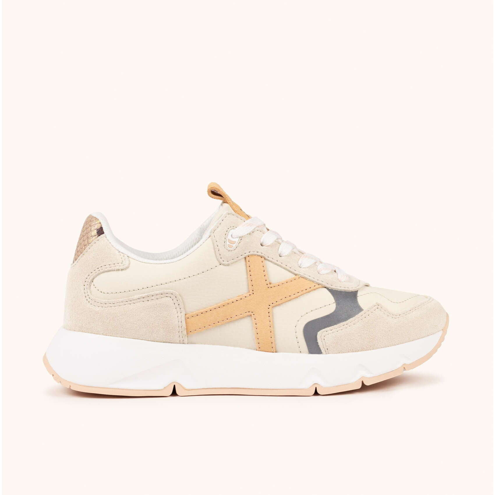 MUNICH MAMBA 04 Sneakers de gran volumen y estética contemporánea Beige, Ocre y Animal Print