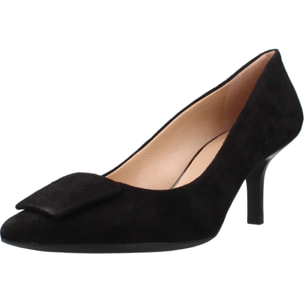 Salones Mujer de la marca GEOX  modelo D56YBC 00021 NEGRO