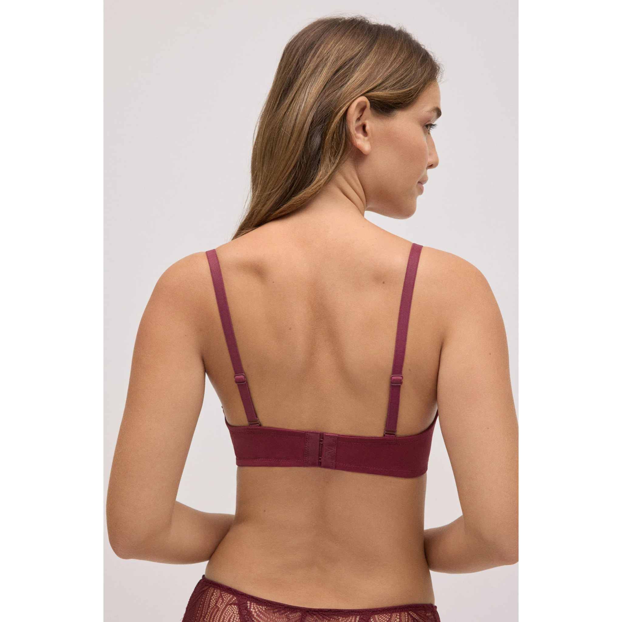 Reggiseno con ferretto non imbottito in pizzo granato, coppe B e C