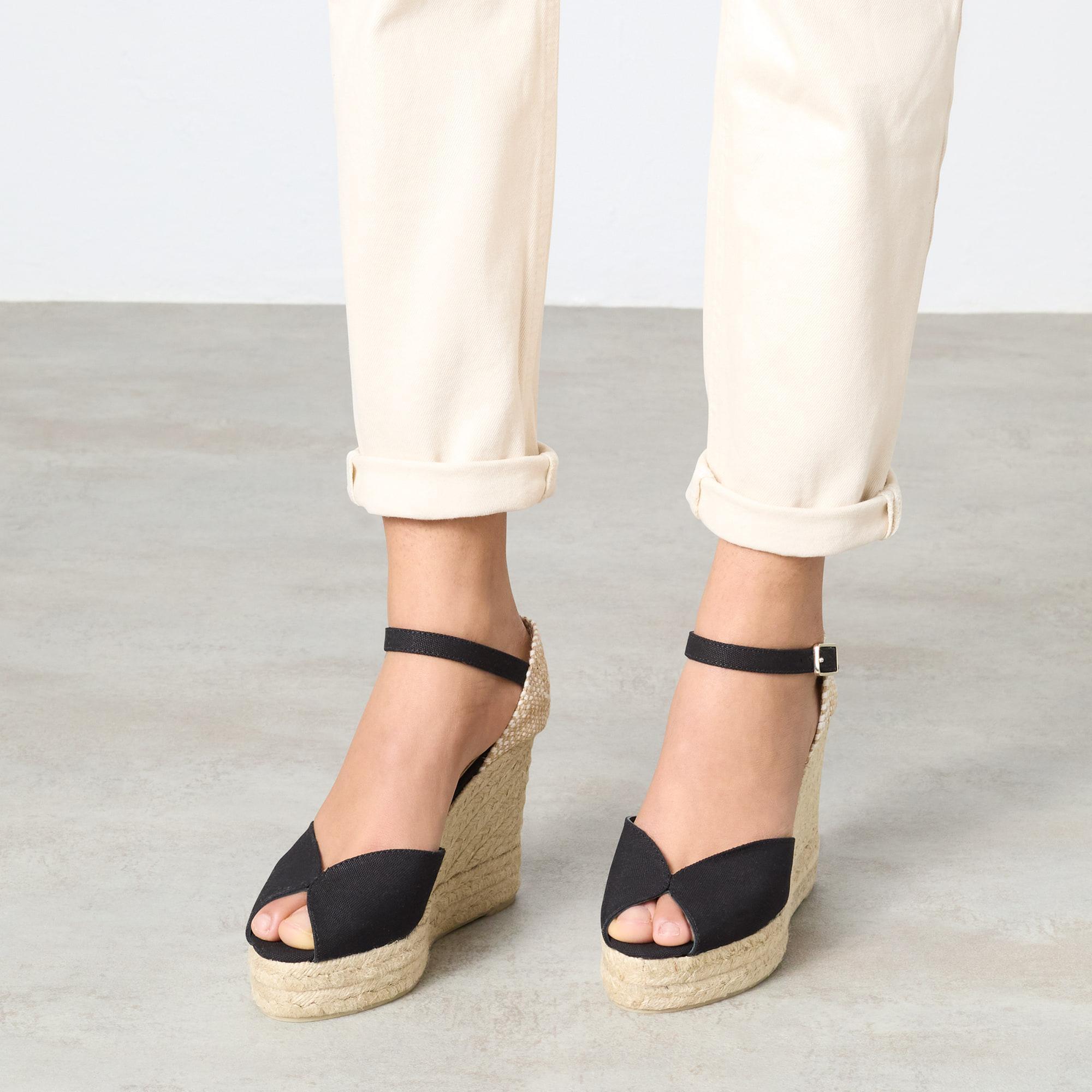 Sandalias de cuña de mujer Bianca estilo peep-toe en algodón orgánico