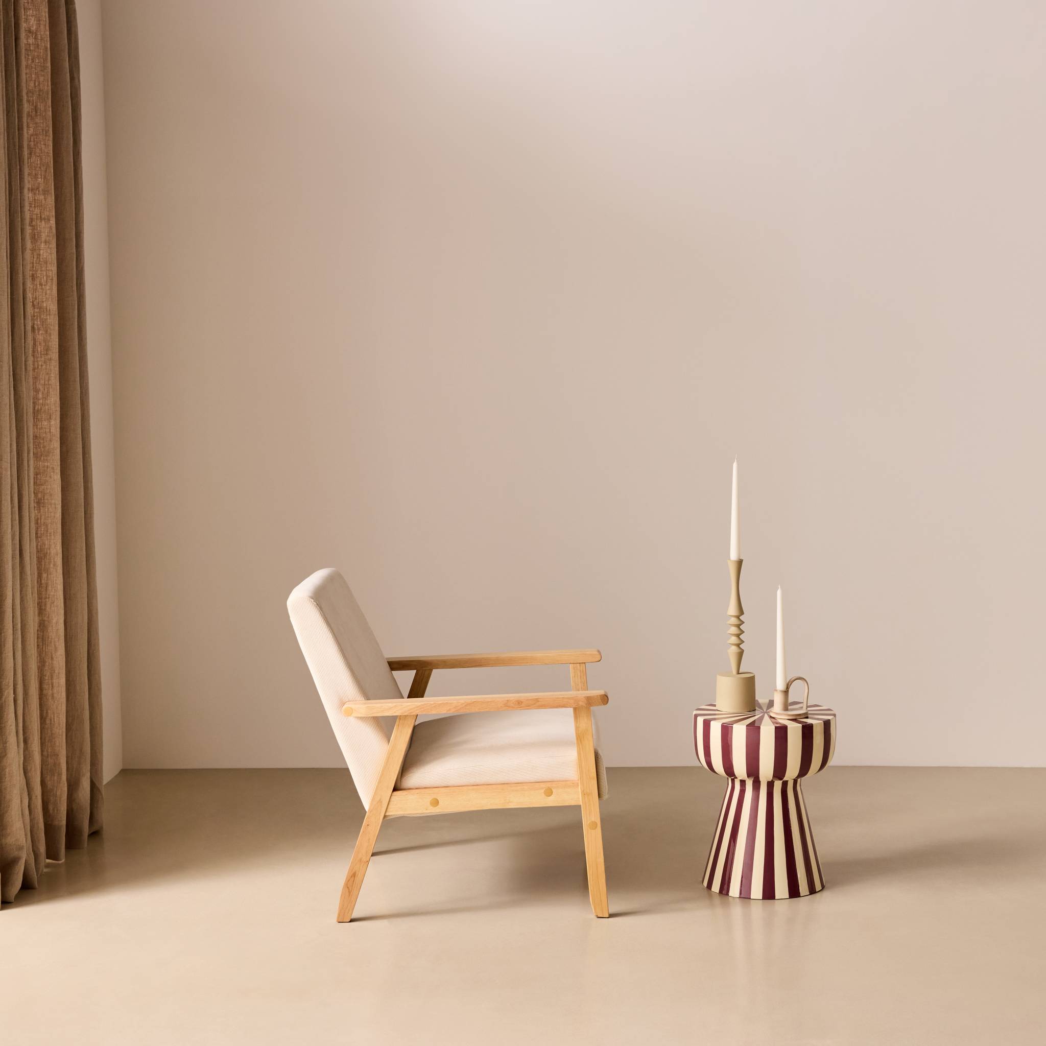 Fauteuil scandinave bois de peuplier, d'hévéa et velours côtelé ISAK