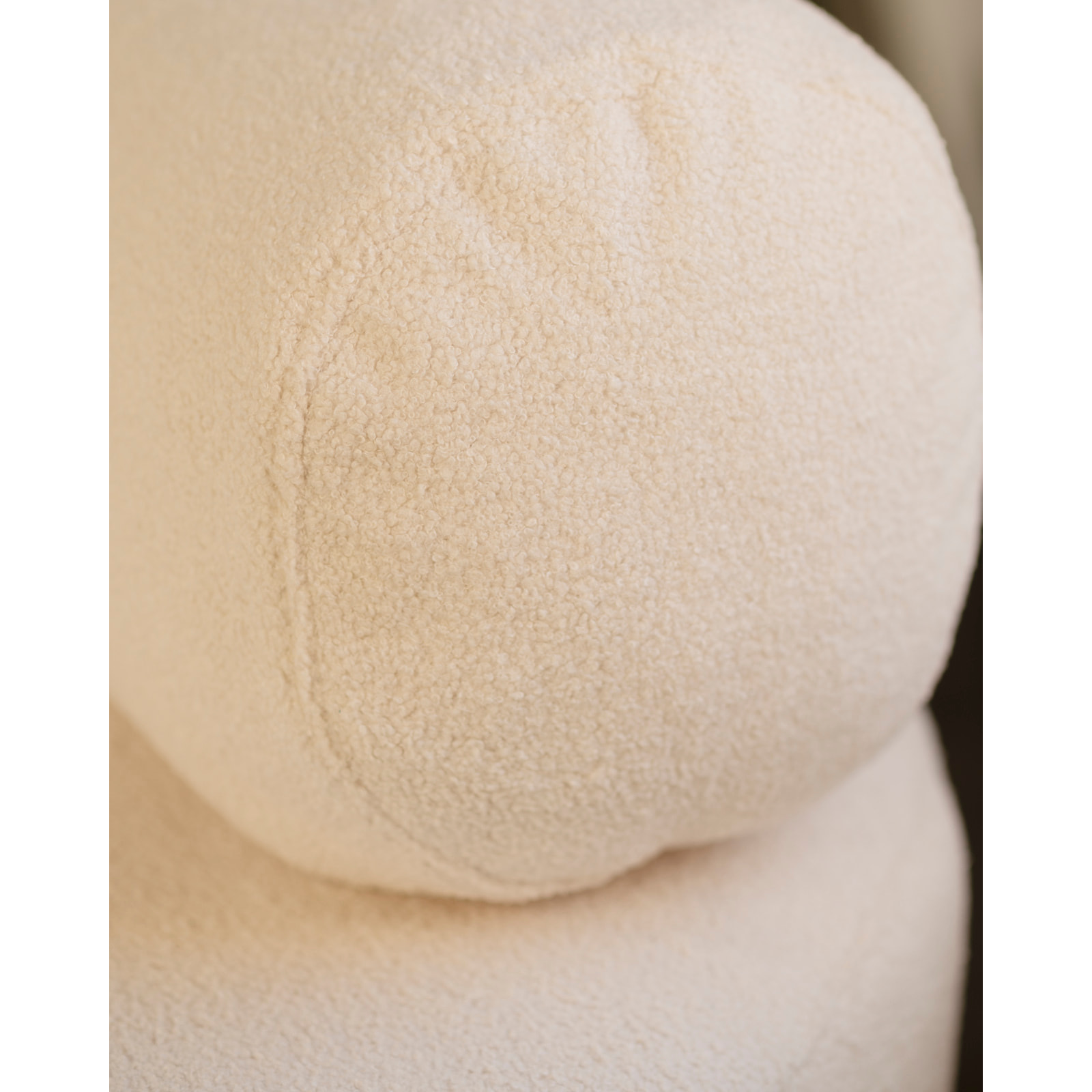 Fauteuil en bouclé rond couleur blanc de 91x71cm Hauteur: 71 Longueur: 91 Largeur: 91