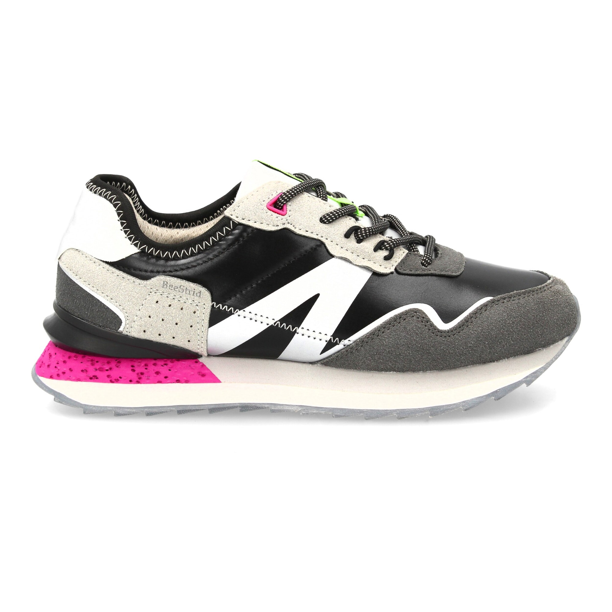 Zapatilla deportiva urbana y moderna