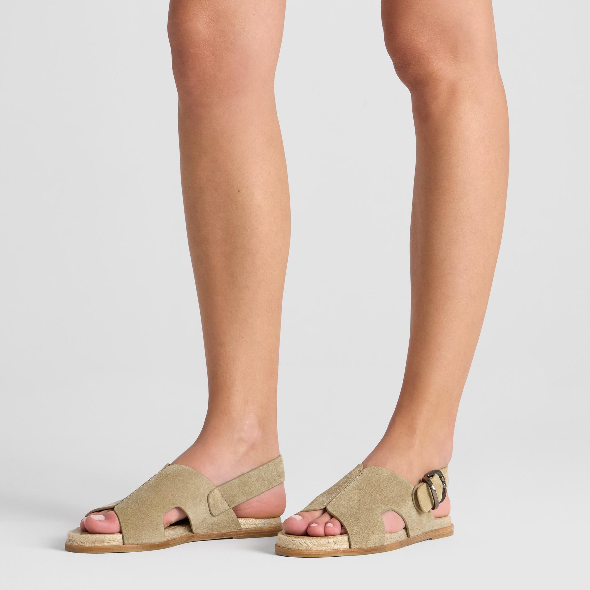 Sandalia plana Philo en serraje con suela de yute cosida a mano