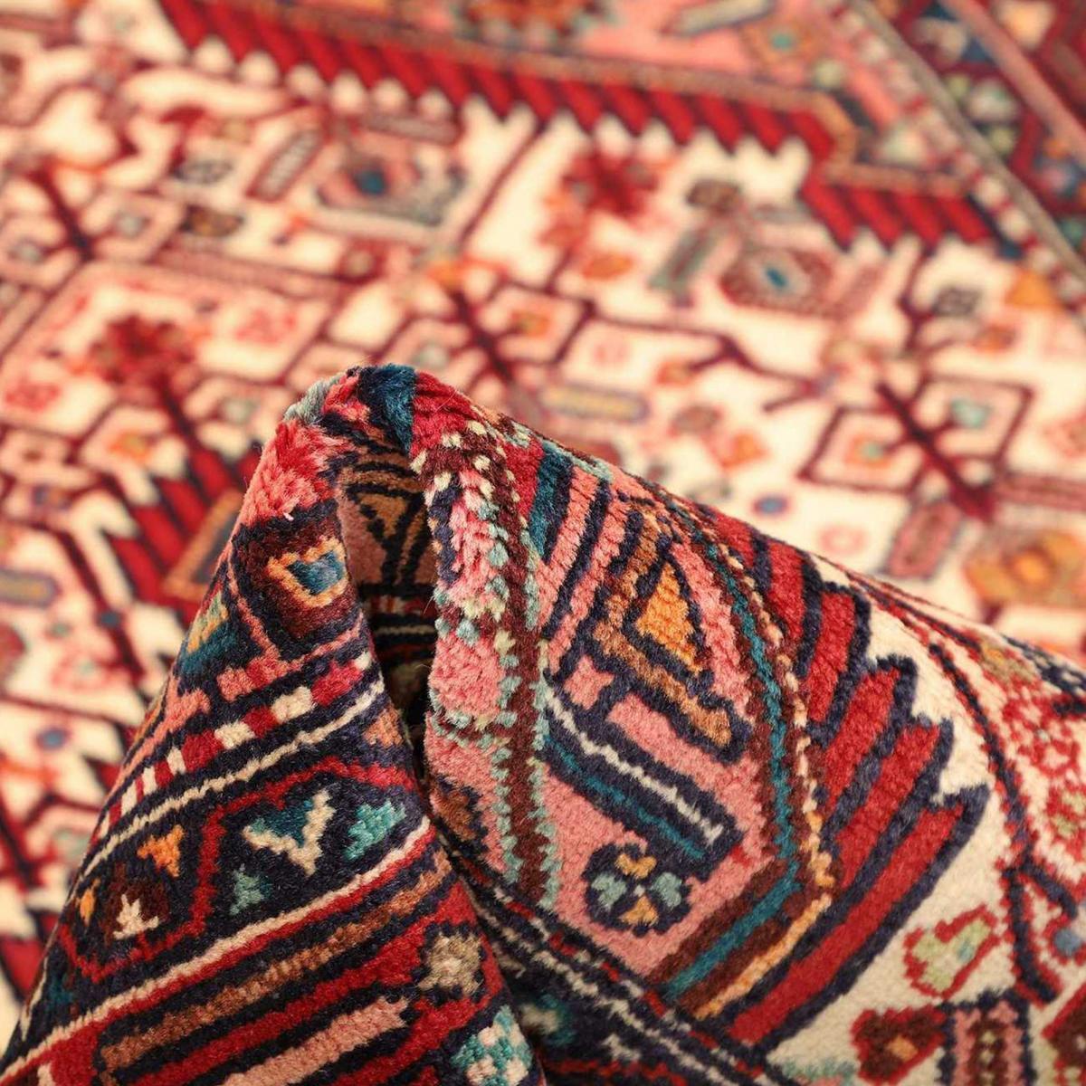 Tapis d'orient au motif oriental, noué main, DUGA
