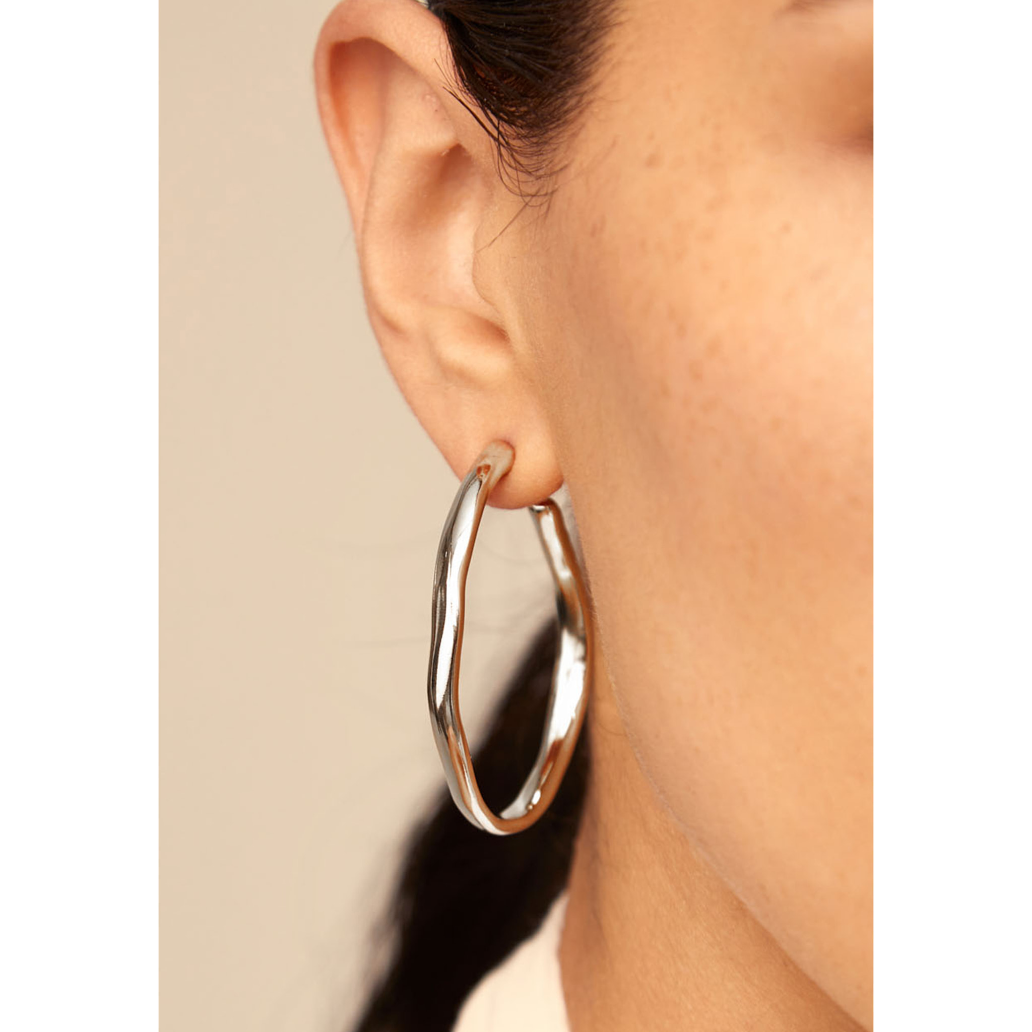 Pendiente Ohmmm.. PLATEADO U