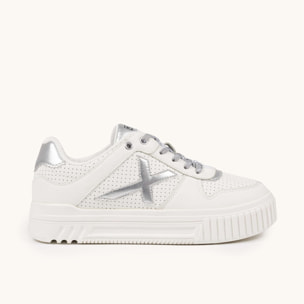 Zapatilla Blanca Platform con Detalles Plata MUNICH MINA 12