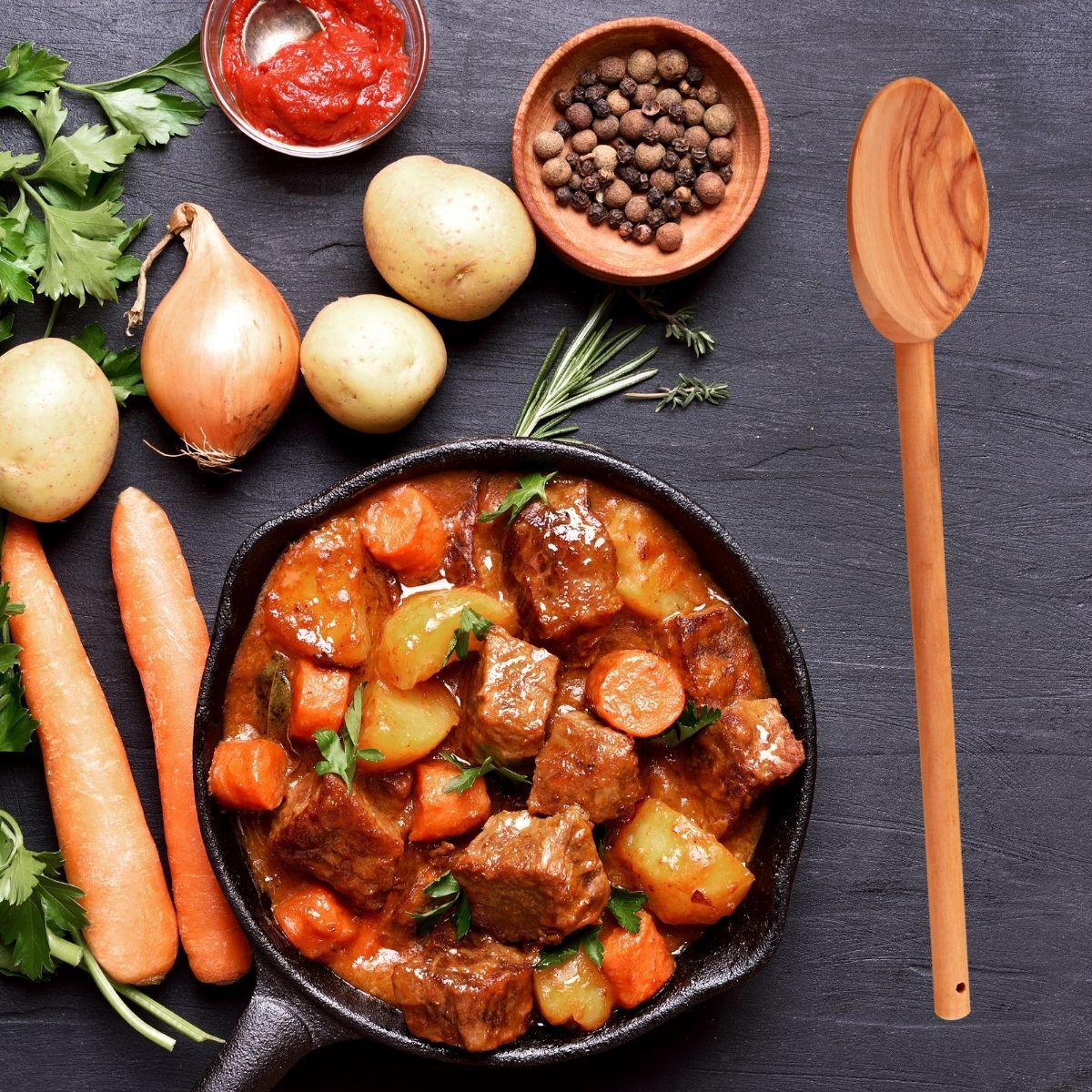 Ensemble de couverts à salade, cuillères et spatule Fackelmann Édition Bois d'olivier