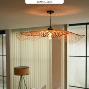 Suspension D100 cm en bambou avec fil noir - Jipi