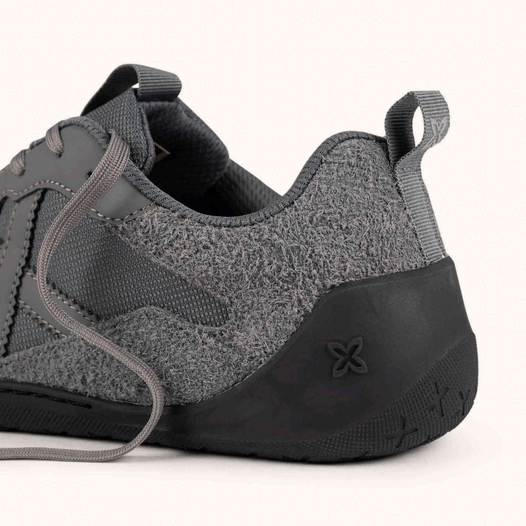 MUNICH FLEXING 11 Zapatillas Wild Feet "Barefoot" color gris antracita con puntera ancha