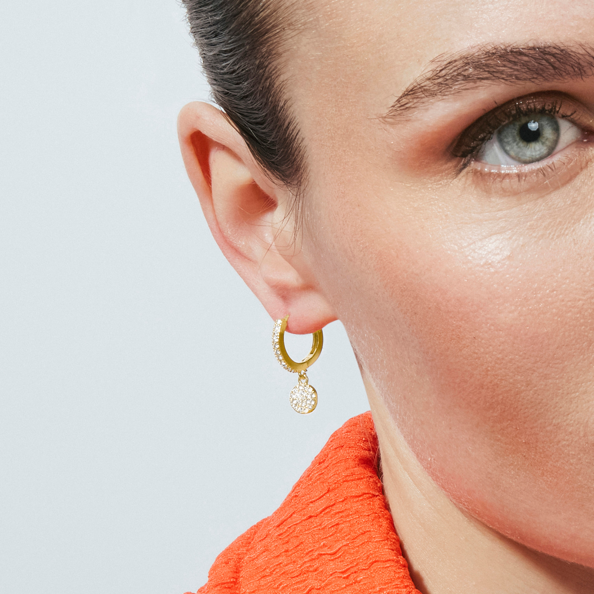 Pendientes de Circonita Brillante acabado en oro amarillo de 18k