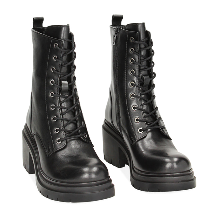 Anfibi neri in pelle, tacco 5 cm