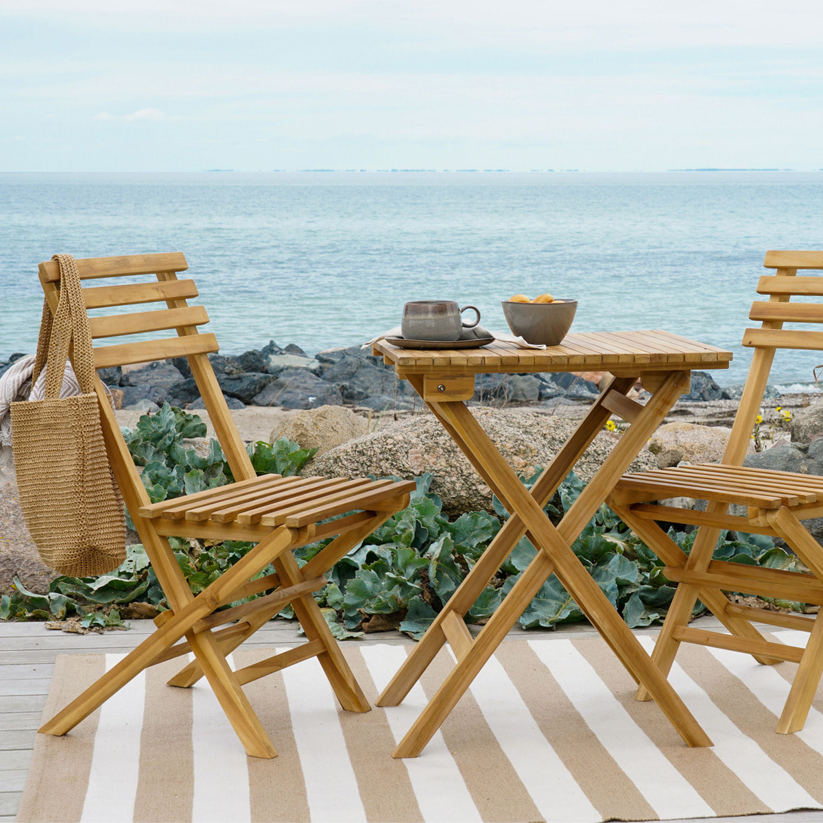 Set da Bistrot Cuenca in Teak Naturale — 2 Sedie e 1 Tavolo