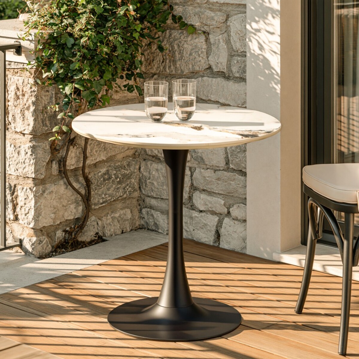 ICARE - Ensemble n°3: table bistrot D70cm en céramique marbré clair