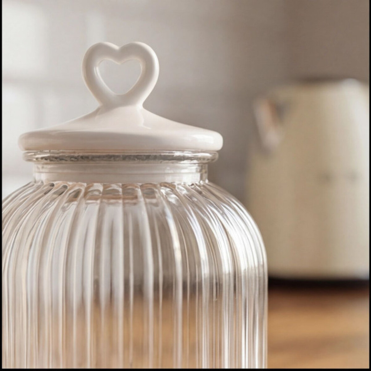 Barattolo in vetro con tappo in ceramica a cuore, contenitore alimenti trasparente, ideale per zucchero caffè biscotti e pasta, design elegante e pratico, organizer cucina resistente, facile da pulire