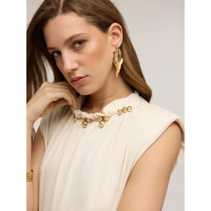Motivi - Camiseta con fruncido y aplicaciones en el cuello - Blanco