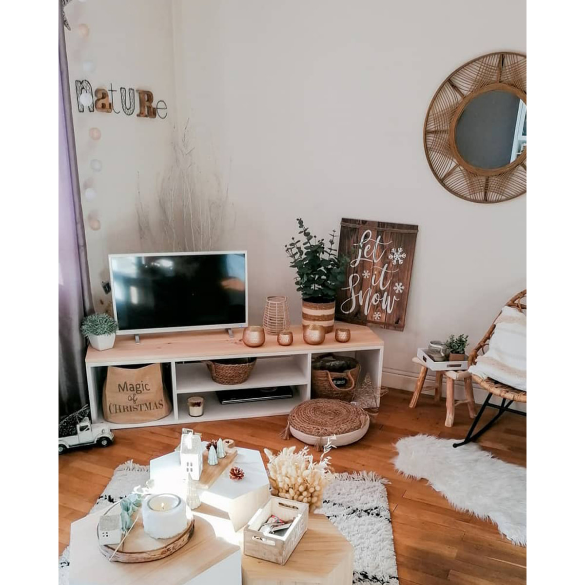 Meuble TV en bois massif ton blanc et naturel 160x40cm Hauteur: 40 Longueur: 160 Largeur: 40