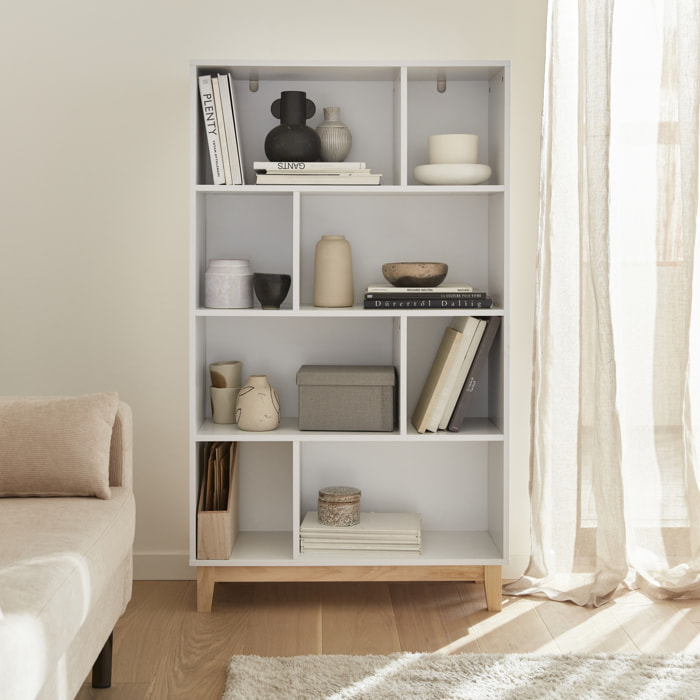 Bibliothèque scandinave blanche. étagère asymétrique - Floki - pieds en bois de sapin. 4 étagères. 8 compartiments. 80x30x138cm