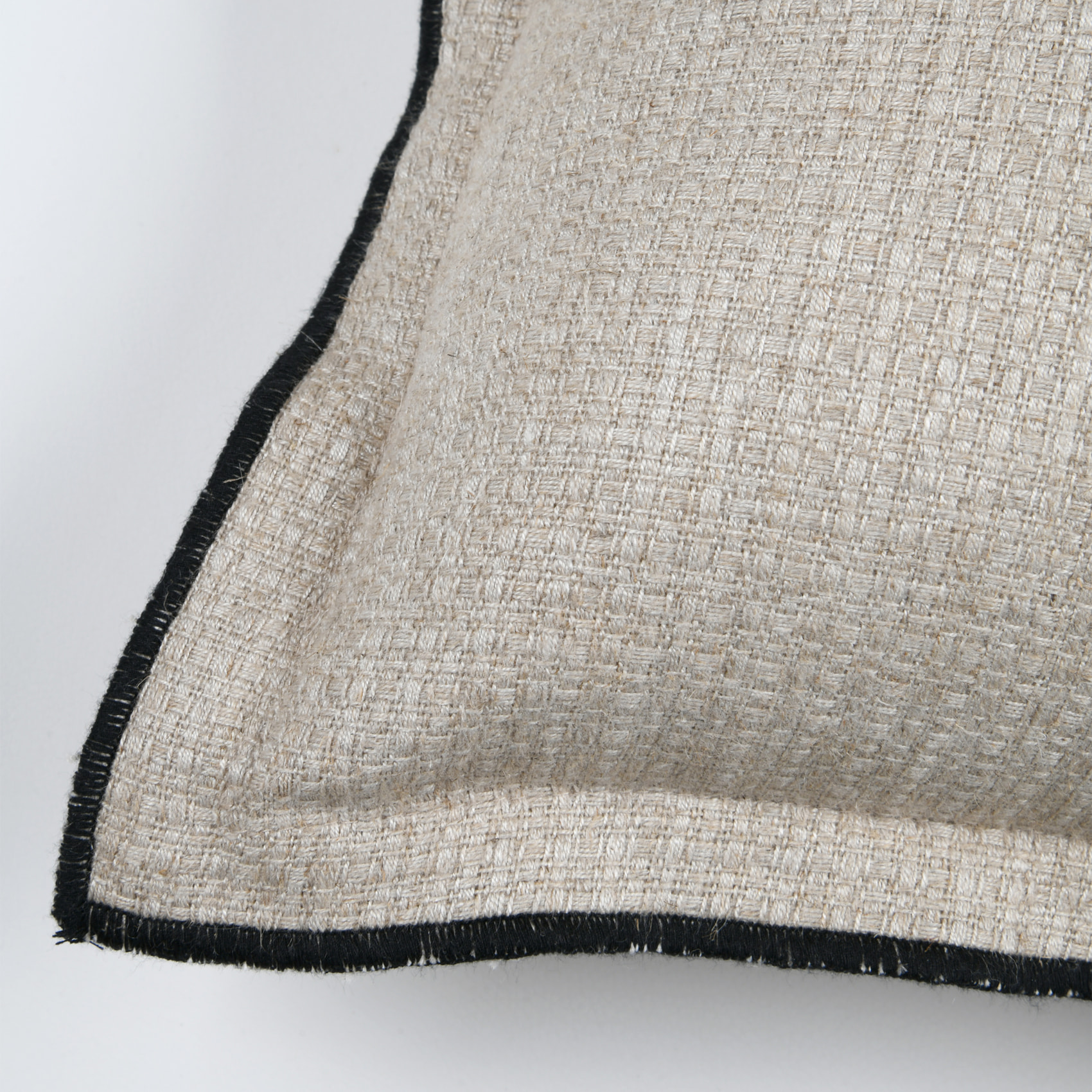 Coussin  poly-lin volant plat feston noir - Naturel