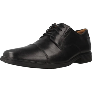 Zapatos de Vestir Hombre de la marca CLARKS  modelo TILDEN CAP NEGRO