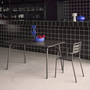 Table de jardin pliante métal 6 places. anthracite. Amelia. 140x80cm. traitement antirouille. lattes et bords arrondis