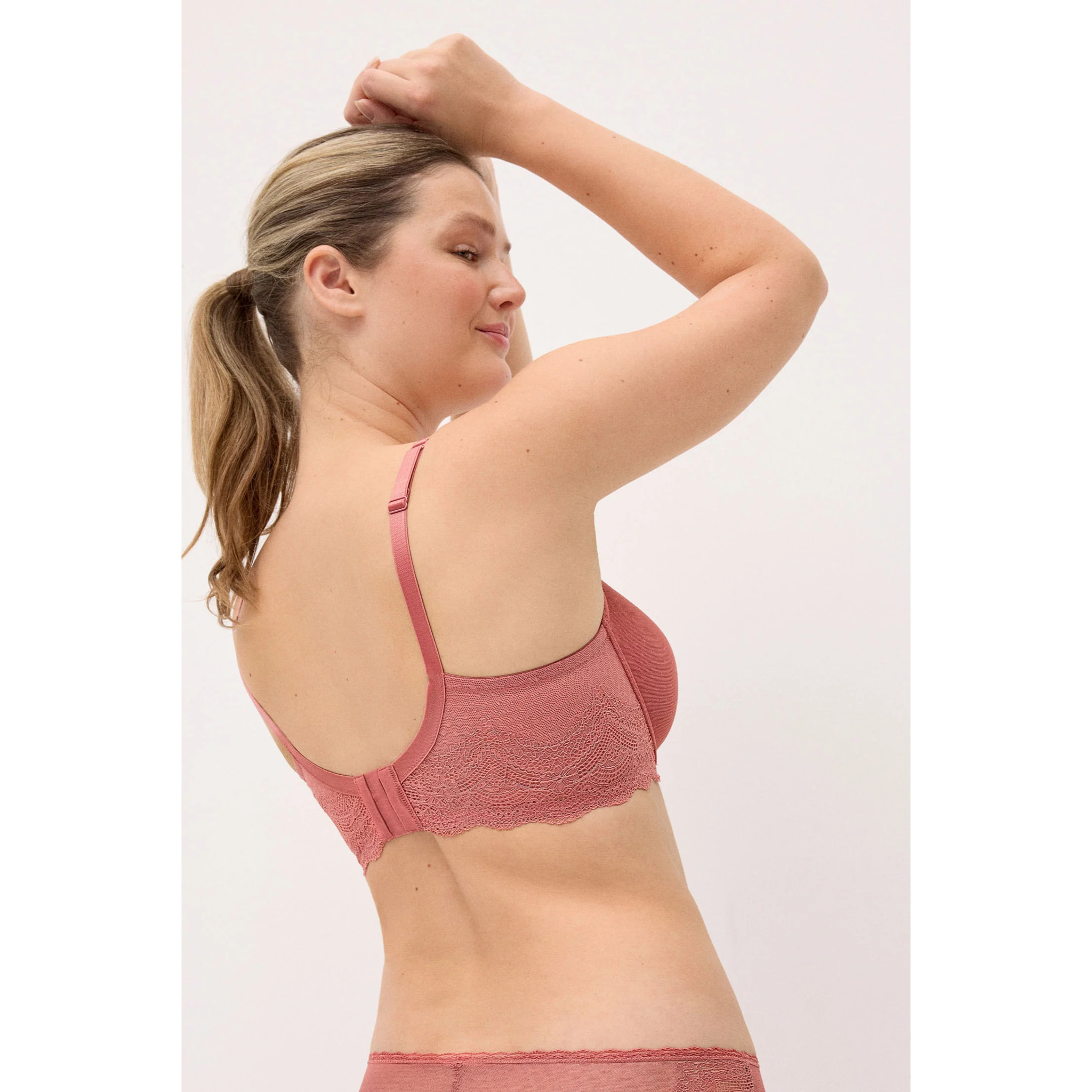 Reggiseno con ferrtto e imbottitura