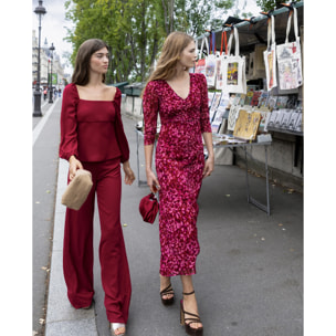 Vestido midi con manga y escote en pico