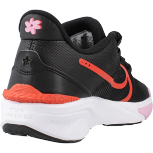 SNEAKERS NIKE STAR RUNNER 4